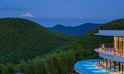 Huixin Retreats