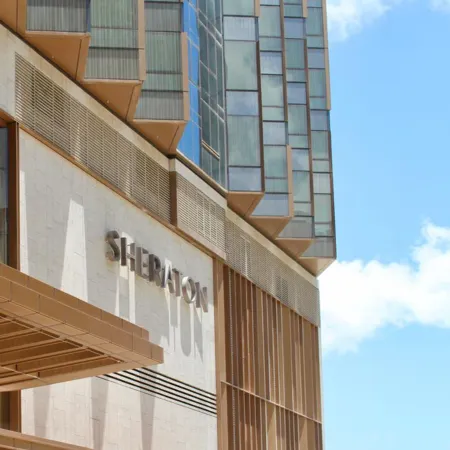 Sheraton Hong Kong Tung Chung Hotel Отели рядом с достопримечательностью «Аутлет Citygate»