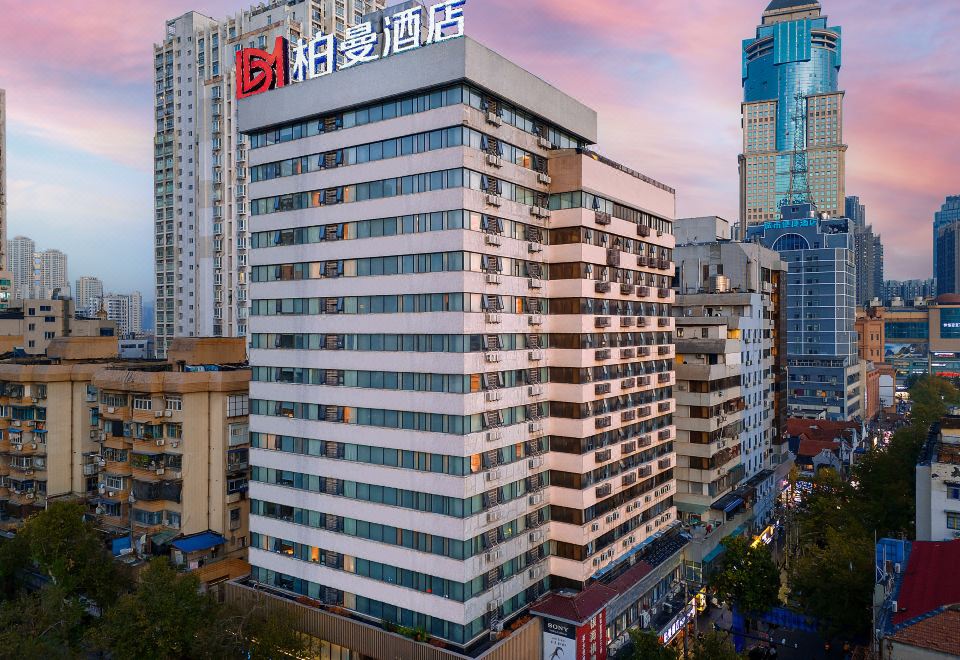 精途酒店(武汉江汉路步行街江汉路地铁站店) - Housity