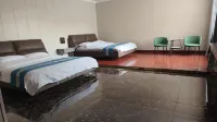 Hongda Preferred Hotel - parking