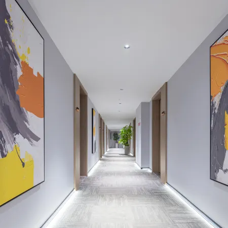 Mishe Light Enjoy Hotel (Yichang Zhongnan Xingfa Square Three Gorges Vocational College)