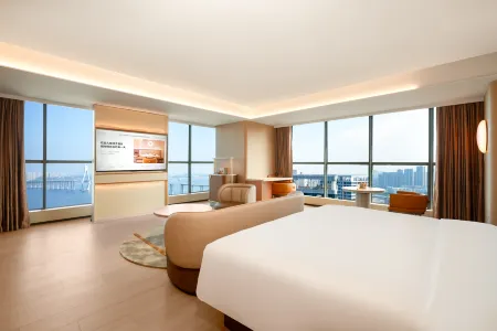 Orange Hotel (Zhanjiang wanda plaza Branch) Отели рядом с достопримечательностью «Zhanjiang Fishermans Wharf»