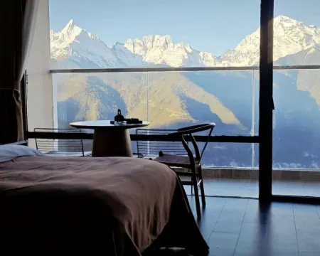 Guanjing Tiantang Hotel Hotels in Deqin
