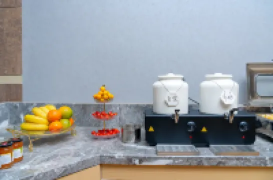 銀華スマートチョイスホテル（大理高速鉄道駅洱海公園）