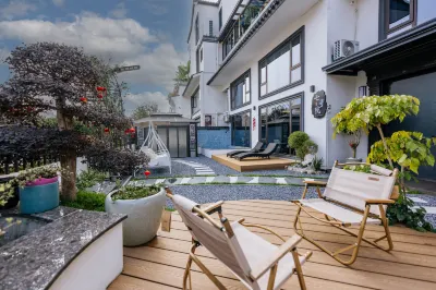 Jingning there - No.7 Courtyard Отели рядом с достопримечательностью «Революционный мученик Парк (Юго-Западная Народная больница автономного округа Цзиннин)»