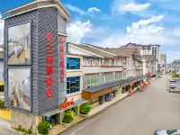 Elan Light Hotel (Dujiangyan Sunac Cultural Tourism City) Отели рядом с достопримечательностью «Панда Долина»