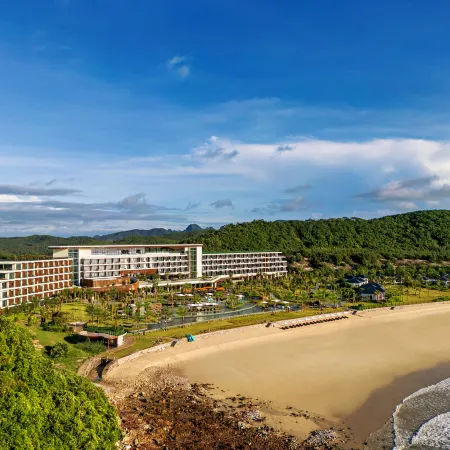 Angsana Quan Lan, Ha Long Bay Отели рядом с достопримечательностью «Bai Tu Long Bay»
