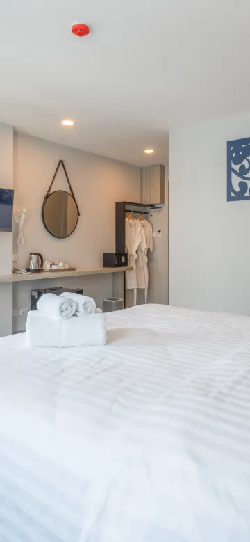 ห้องดีลักซ์ เตียงใหญ่ 1 เตียง