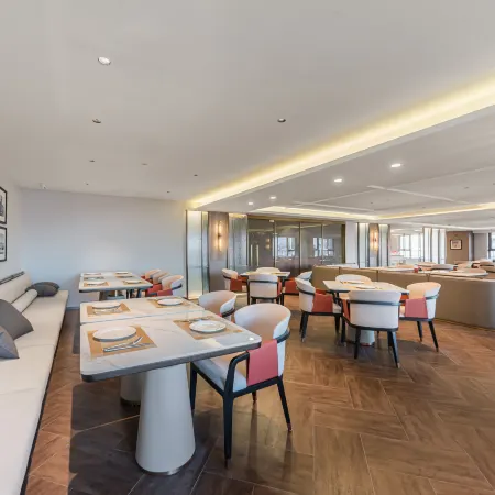 Madison Hotel Sea View Qingdao Shilaoren Bathing Beach Polar Ocean Park Отели рядом с достопримечательностью «Циндао-Восточный Университет»