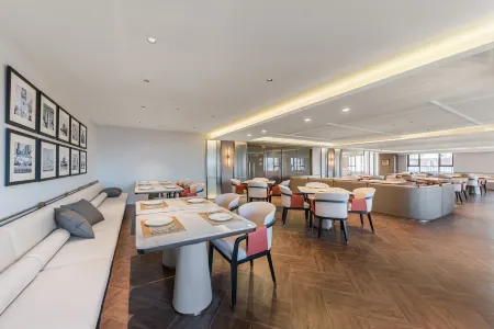 Sea View Madison Hotel Qingdao Laoshan Polar Ocean Park Отели рядом с достопримечательностью «Qingdao Administrative Institute»