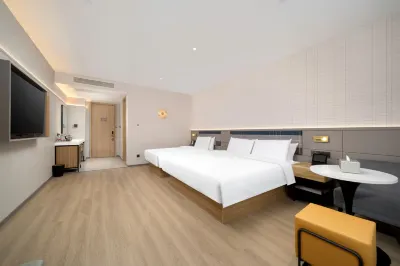 Homeinn Plus Hotel (Daqing Tieren Square) Hotel in zona Daqing Normal University Fangxiao Campus