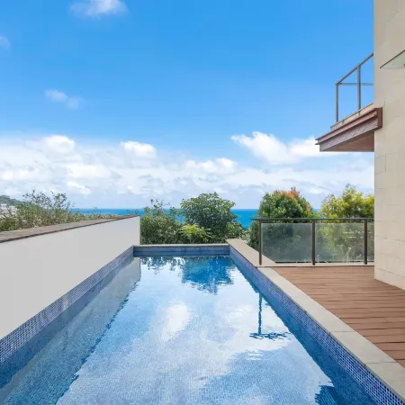 Shimei Bay | Seaview Mountain Residence for a Vacation Retreat