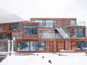 Shanzeju Holiday Hotel (Linzhi Airport)