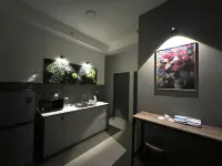 Entire Unit & 2BR Near Legoland