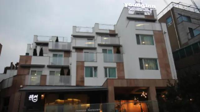 Myeongdong Young Inn Hotel Hotels near Namsan Pavilion
