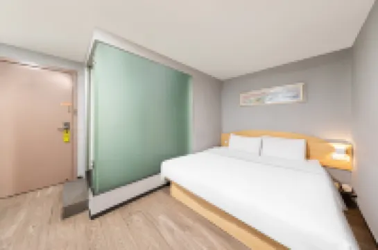 7Days Inn Chain Hotel (Shenyang Zhongjie Imperial Palace Huaiyuanmen Subway Station) Hotels near Nanguan Catholic Church