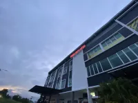 DSH Hotel Hotels near Sultan Haji Ahmad Shah Airport