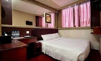 Oriental Lander Hotel