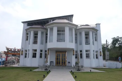 Loju Castle Inn Hotell i Liuqiu Township