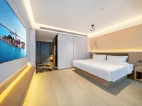 Sea Blue Hotel（Qianjiang New City Raffles City Center ） Hotels near Qiangjiang New Town