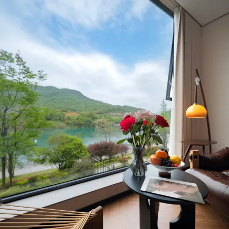 Mountain Echo River View Resort Homestay (Chenzhou Zixing Dongjiang Lake Branch)