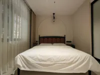 Phoenix Ancient City Dubai River View Homestay