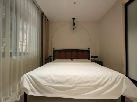 Phoenix Ancient City Dubai River View Homestay