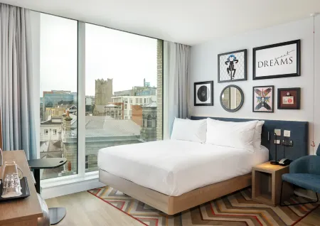 Hampton by Hilton Dublin City Centre Отели рядом со станцией Grand Canal Dock Dart Station