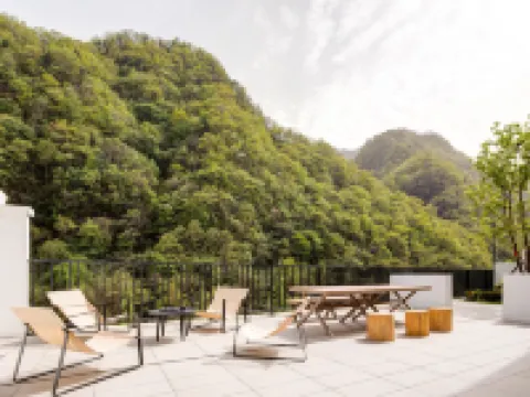 Floral Hotel·Xianning Residential Homestay Hoteles en Condado de Zhashui