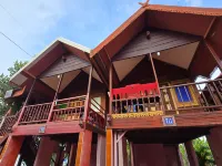 Ruean Mai KhiangLe Songkhla Hotel in zona Tempio Wat Laem Pho