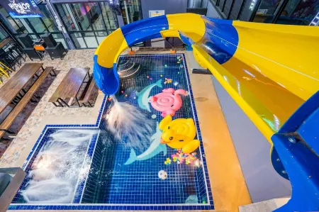 Mr.BURNs Poolvilla Cha-am Отели рядом с достопримечательностью «Suwanmas Mongkol Temple»