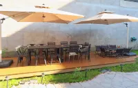 Beige Homestay (Yining Airport Railway Station)
