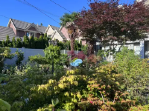 Vancouver Garden Hotel