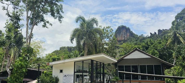 Nahm Khao Sok Hostel and Camping Hotels in Phanom