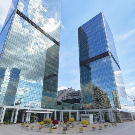 Отель Plaza Garden Moscow WTC Отели рядом с достопримечательностью «Скульптурный ансамбль «Знаки Зодиака»»