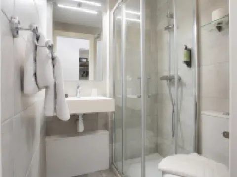 โรงแรมลัลโคฟ โรงแรมในนีซ