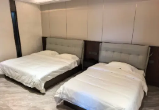 Sonid Right Banner Binyu Business Hotel