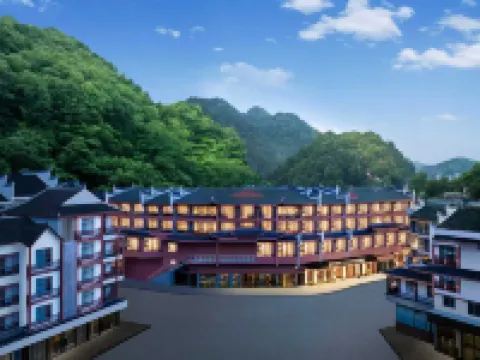 Atour Hotel Hongqiao Fenghuang Ancient City Hotels in Fenghuang