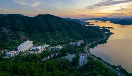Qiandao Lake Yanshan NARADA Resort Hotel Отели рядом с достопримечательностью «Warm Island»
