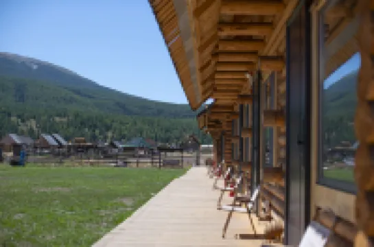 Muye• Vacation Time Snow Mountain View Resort Homestay (Kanas Scenic Area Branch) カナストゥワ村周辺のホテル