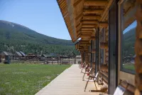 Muye• Vacation Time Snow Mountain View Resort Homestay (Kanas Scenic Area Branch) Hotels near Guanyu Pavilion