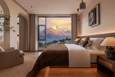 Ruchujian Snow Mountain Panorama Private Hot Spring Pool Hotel (Baisha Old Town) 위룽쉐산(옥룡설산) 주변 호텔