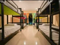 Painting Family Hostel Hotels in Phanom