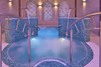 Retro Riverside Wellness Resort - Gym