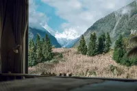 Lanshan · Baiyunli · Xueshan Xinglai Hot Springs Vacation Apartment (Hailuogou Glacier Forest Park) - 4성급