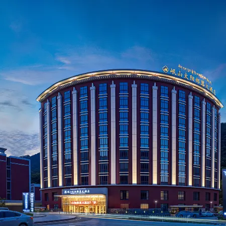Minshan Sun Tribe Hotel