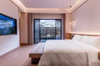 Zhonglu Hotel (LuShan Donglin Ancient Town)