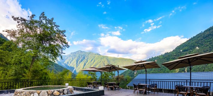 Shanshuijian Hot Spring Hotel (Hailuogou Glacier Forest Park) Hotéis em Condado de Luding