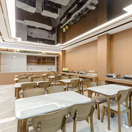 Yunting Yijing Holiday Hotel