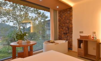 Mountain Whisper & Blooming Verse Scenic View Inn (Zhaoxing)